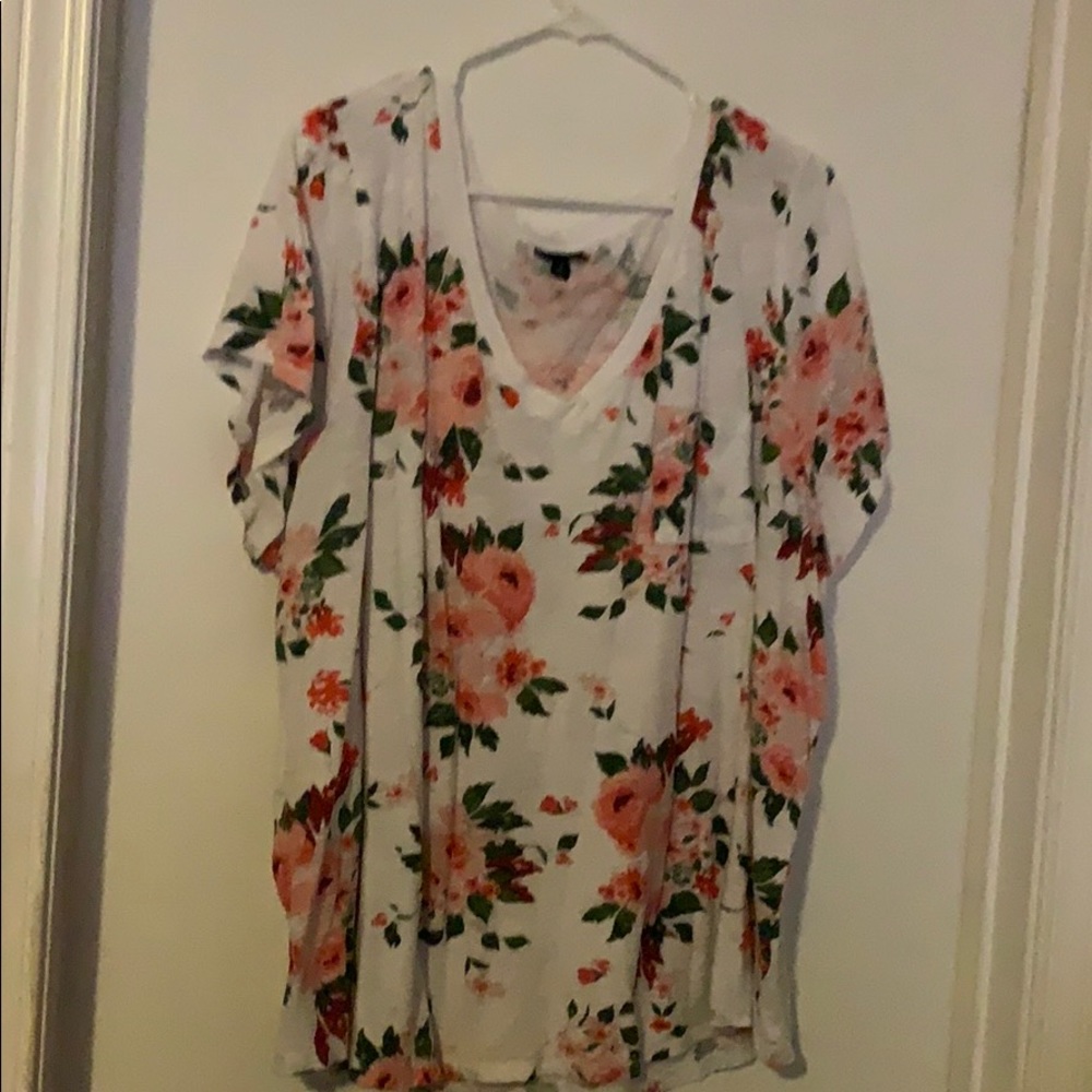 Torrid floral T-shirt with pocket